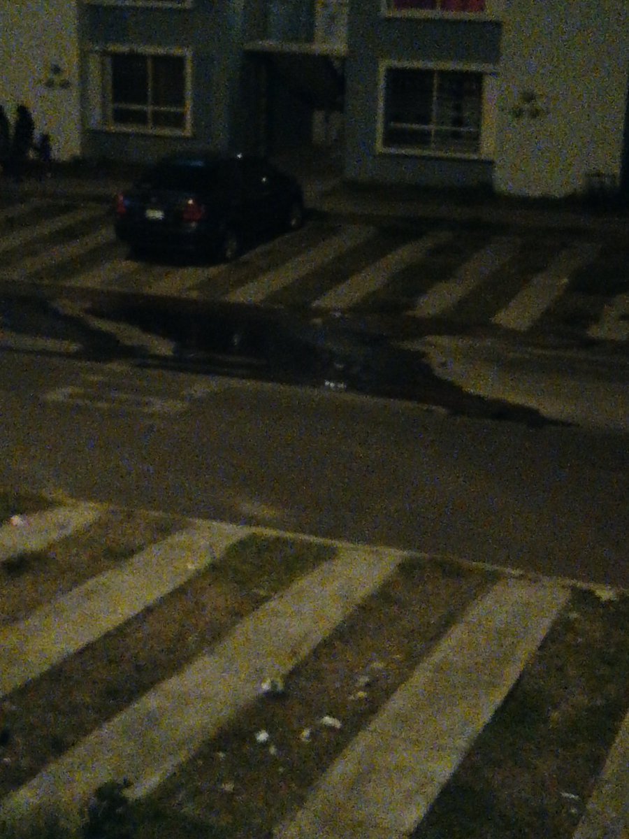 kikereal29's tweet photo. @GobTlajomulco  en colonia los abedules en la calle bugambilia hay una fuga así como en la de roble hasta pavimento desprendido...porfa si nos pueden apoyar... https://t.co/6X8N6aK8pJ