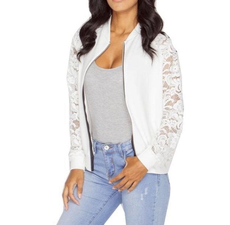 Our very cute ‘run and hide jacket’ in white!😘 Shop now!