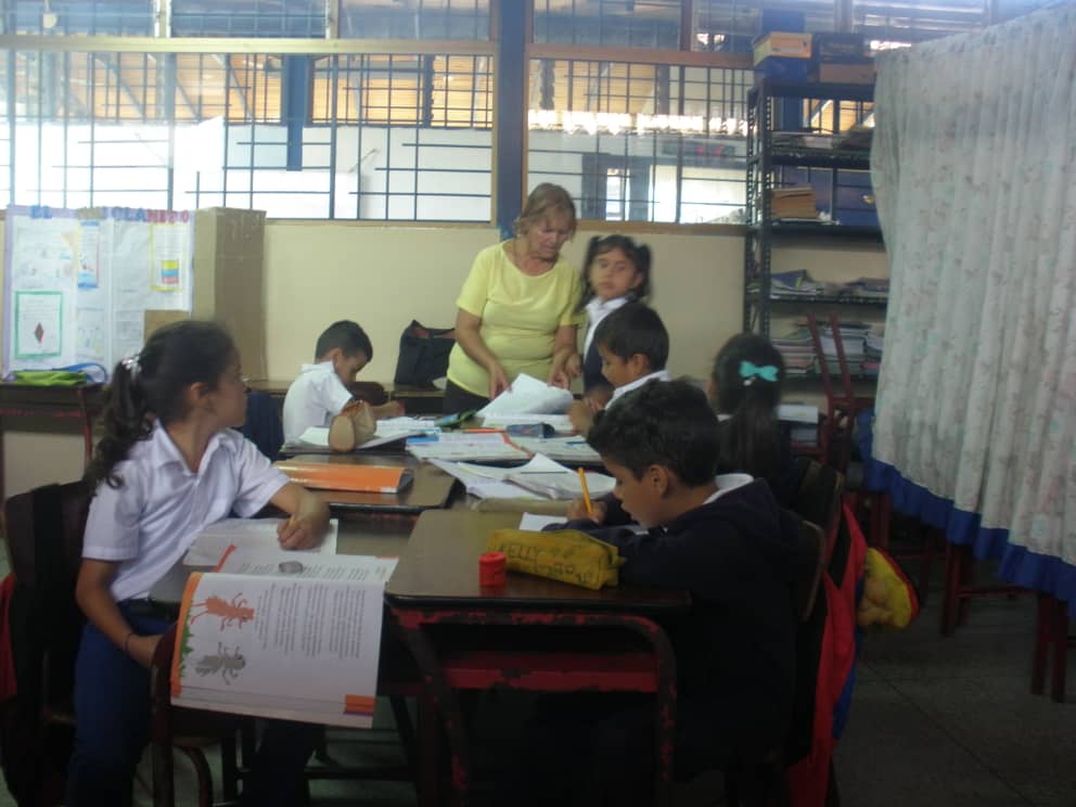 La U. E. N La Pradera activa con los programas radiales y escuadras de lectura  así como, la U.E.N Los Hornos con radio pasillo recursos de aprendizajes significativos para la lectura y escritura de los niños (as)<a href="/charlychaves/">Charly Rojas Chaves</a> <a href="/Crazet2011/">Crazet2011</a> <a href="/CLIFPMMICHELENA/">CLIF MICHELENA</a>