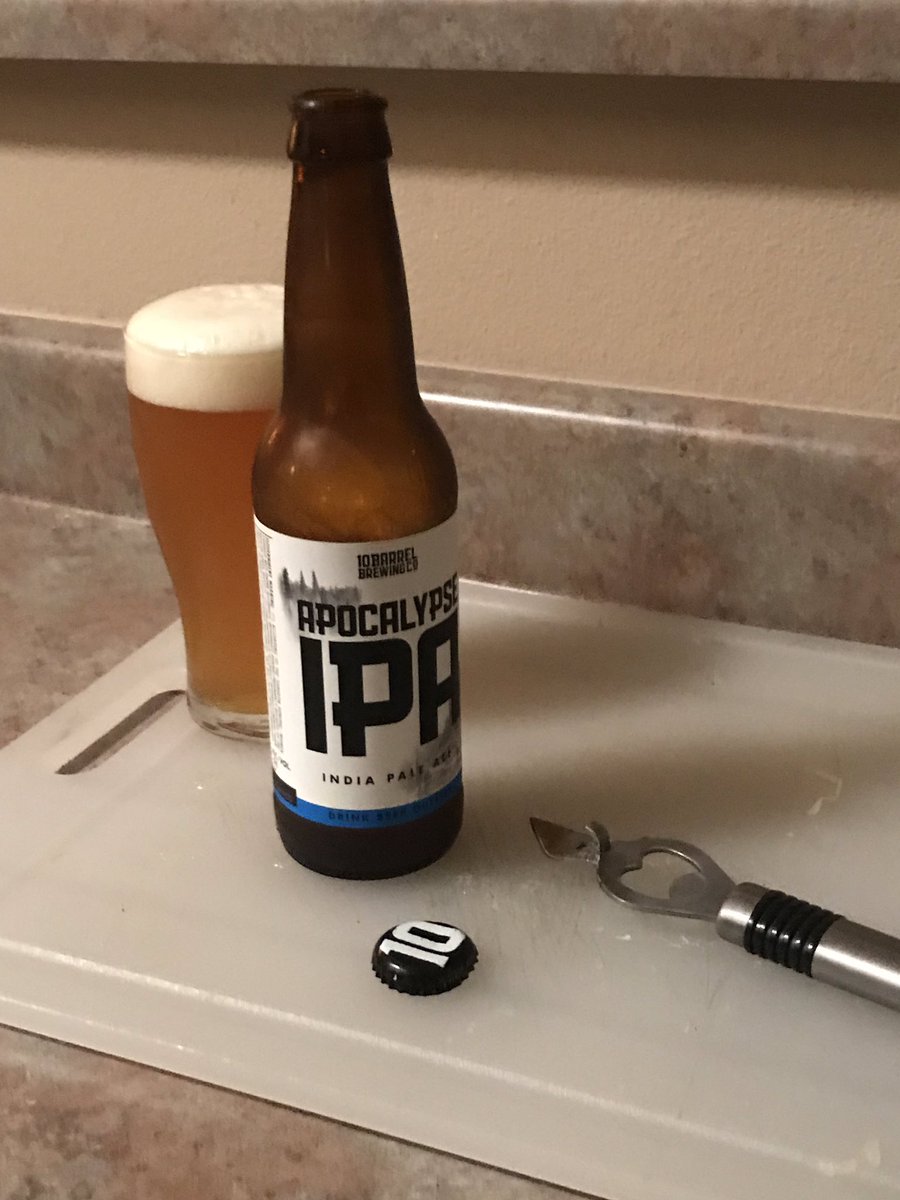 KentFleischmann's tweet photo. A good night at the Kanockers residence. @10BarrelBrewing #apocalypseIPA. #IPA https://t.co/GxSI8aNwL9
