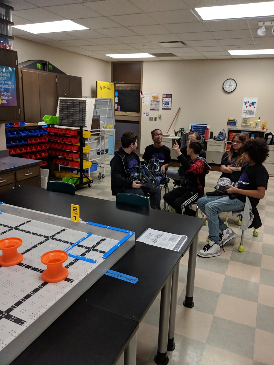 Gilliam2009's tweet photo. Love what you do! That's all I've wanted from them! Truly a great group! Getting ready for district competition! #sferobotics @SFE_3820 @CochranM90 @chrismodglin @mrDuffey_3 https://t.co/yQzTRSMLIr
