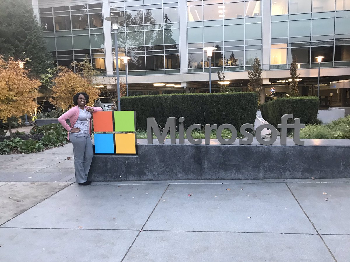 Working with the @Minecraft team at the @MicrosoftEDU headquarters.  Great things to share with @apsupdate teachers and students #MIEE #APSITinspires