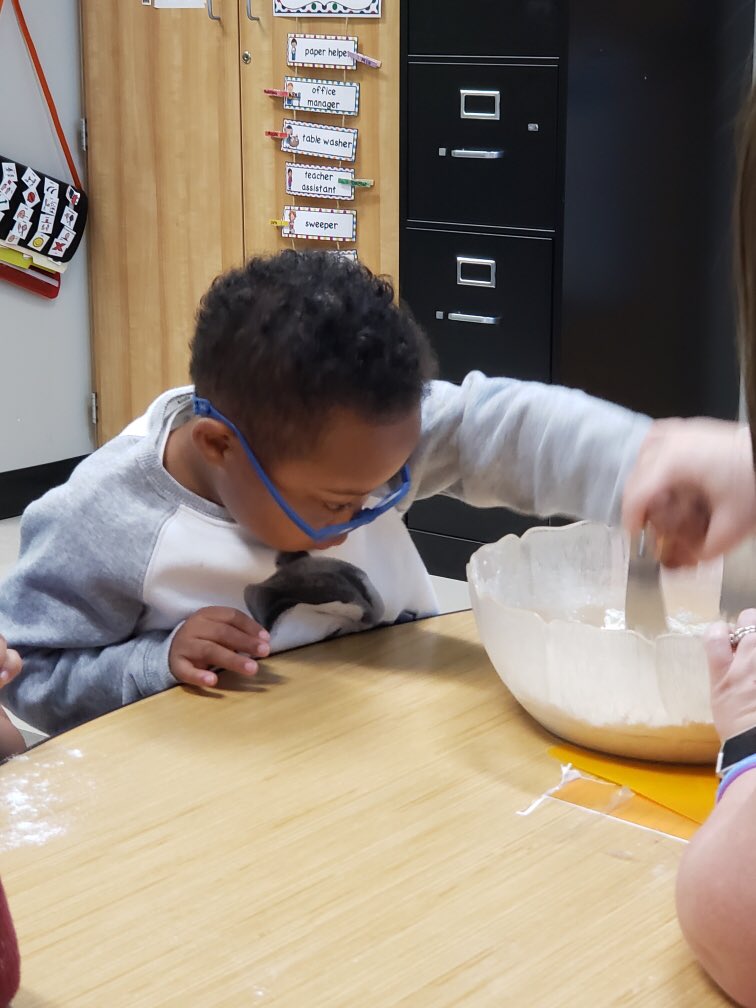 CoombsClass's tweet image. Today we made homemade apple pie from scratch-start to finish.... it was so fun! @CoombsClass @DukeElem