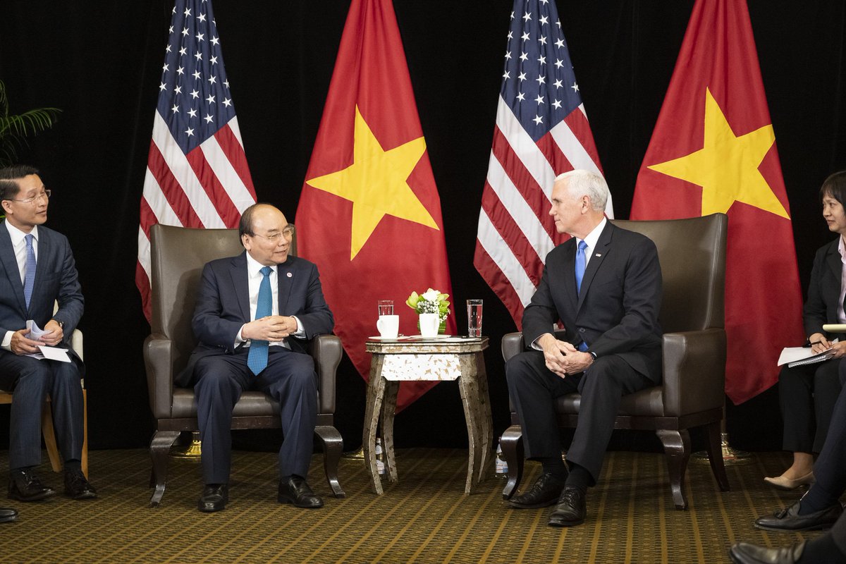 Met w/ PM Nguyen Xuan Phuc of Vietnam & reaffirmed the US-Vietnam relationship. Productive discussion about strengthening our economic relationship & security partnership, particularly in the South China Sea. Thanked him for support for the pressure campaign on N. Korea #VPinAsia