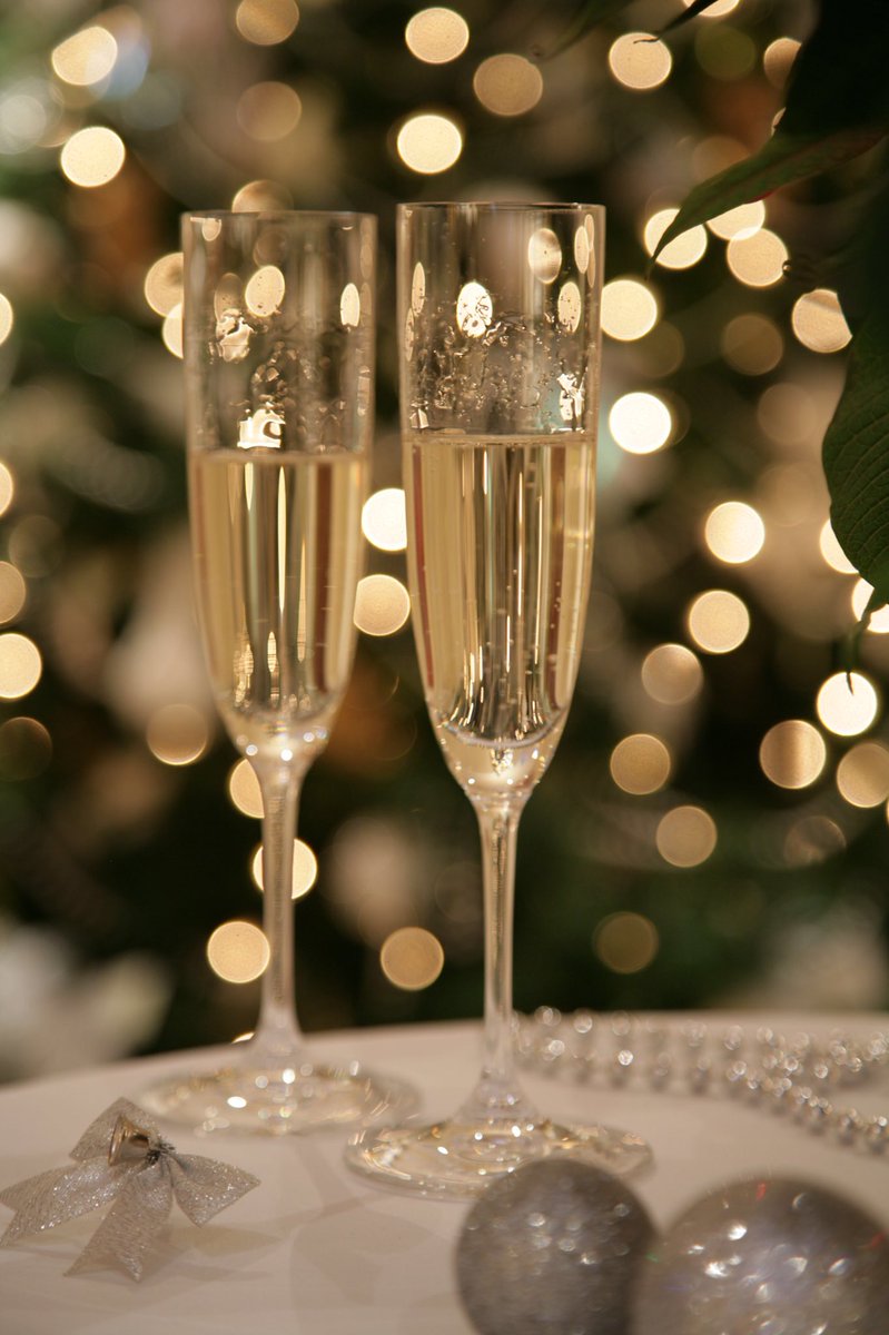 marriottmowgr's tweet photo. Have you already thought where you will celebrate New Year? Festive dinner at Grand Alexander Restaurant with awesome entertainment program is the perfect choice to celebrate the New Year 2019!✨🥂🤶🏻 

Price - 7200 rubles per person.

All information and bookings +7(495)9370000 https://t.co/9B2v9iCloy