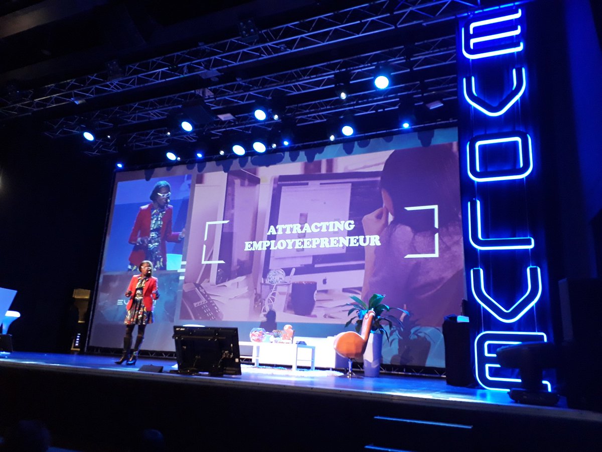 LucieKovarik's tweet photo. Nejlepsim nastrojem pro #recruitment jsou spokojeni spickovi zamestnanci @dugiles na #evolvesummit2018 https://t.co/hvGmfccrhL