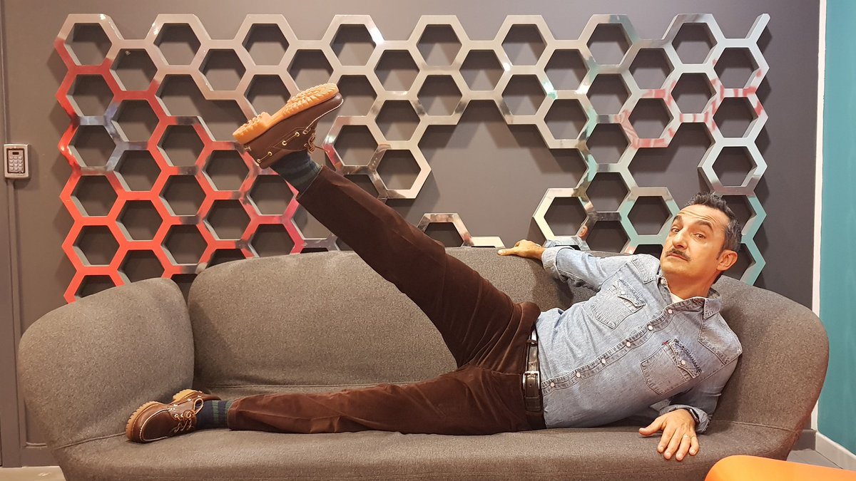 DjChiamaItalia's tweet photo. Tanti auguri al nostro @NicoSavi! π
Qui dimostra la sua smagliante forma fisica con un #instasplit, la nuova moda delle fashion guru sui social! π
#cinguantuno #happybirthday
https://t.co/NF8G74tfrf https://t.co/UDiln6kFOX