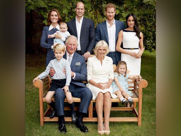 Royal family poses for a happy picture on Prince Charles 70 birthday  