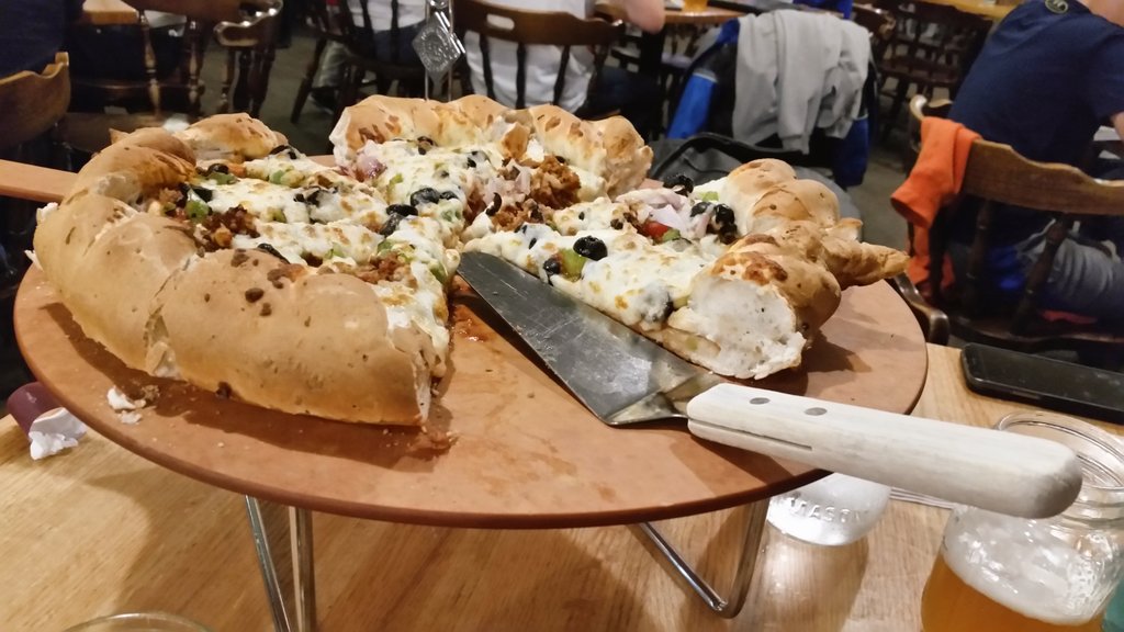 GeriMars's tweet photo. I have a BAD CRAVING π for my #favorite #PIZZA. π The only problem is @BeauJos is in #IdahoSprings, #Colorado and I'm in #California. π’
#TransportationProblems #ItalianProblems #WhereIsMyFlyingCar #BeamMeUpScotty #BeauJosPizza #DeliveryOrder https://t.co/0CaPn3ZkyW