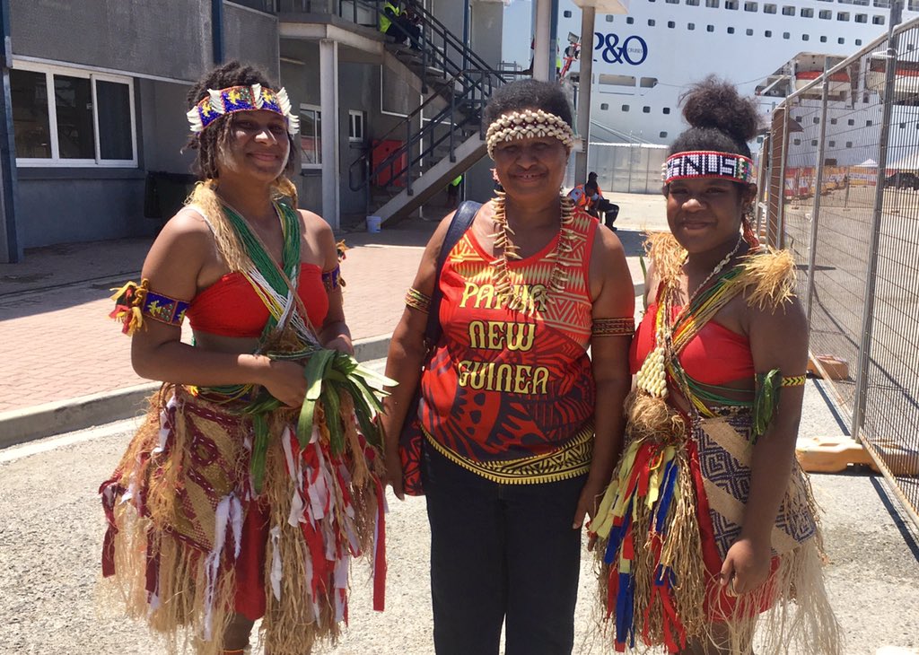 A #PortMoresby mother and her daughters all proud to highlight their rich #PNG culture for visiting Asia-Pacific leaders who are visiting for #APEC 2018.