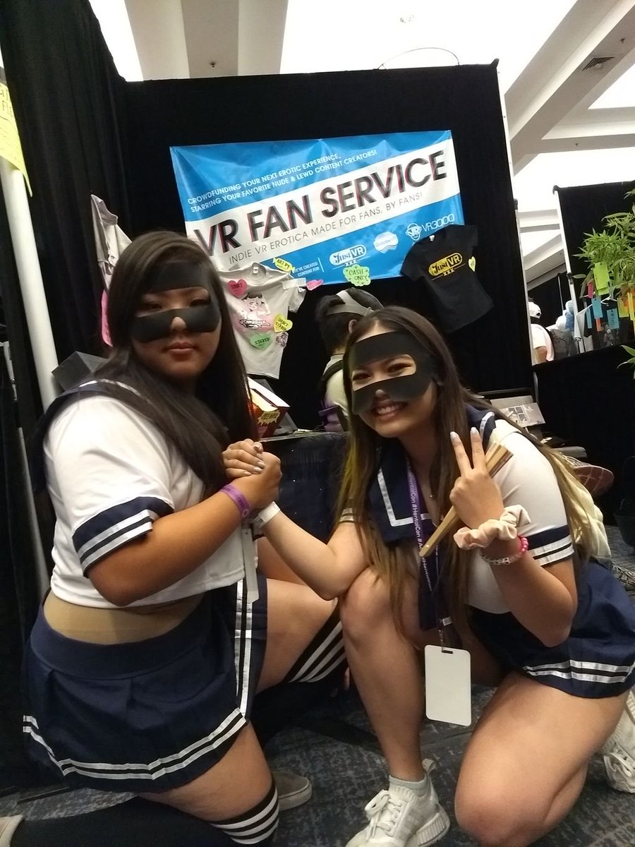 vrfanservice's tweet photo. Whether IRL or VR, always wear protection! :D #vrface #virtualreality #hentaicon @justvrxxx #cosplay #schoolgirluniform #cosplaygirl #schoolgirl https://t.co/x6MVwCEUm2