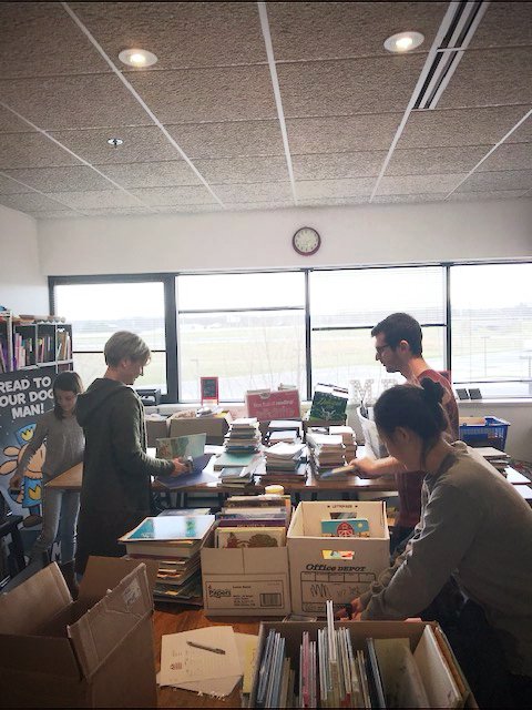 MSNReadingProj's tweet image. Some of our AWESOME volunteers recently helped us stamp and sort books.  We'd love your assistance with sorting, counting, and organizing our book donations to prepare for our upcoming book giveaways. Sign up bit.ly/mrpvolunteerapp  #Volunteer #MadisonWI #KidLit #BooksforKids