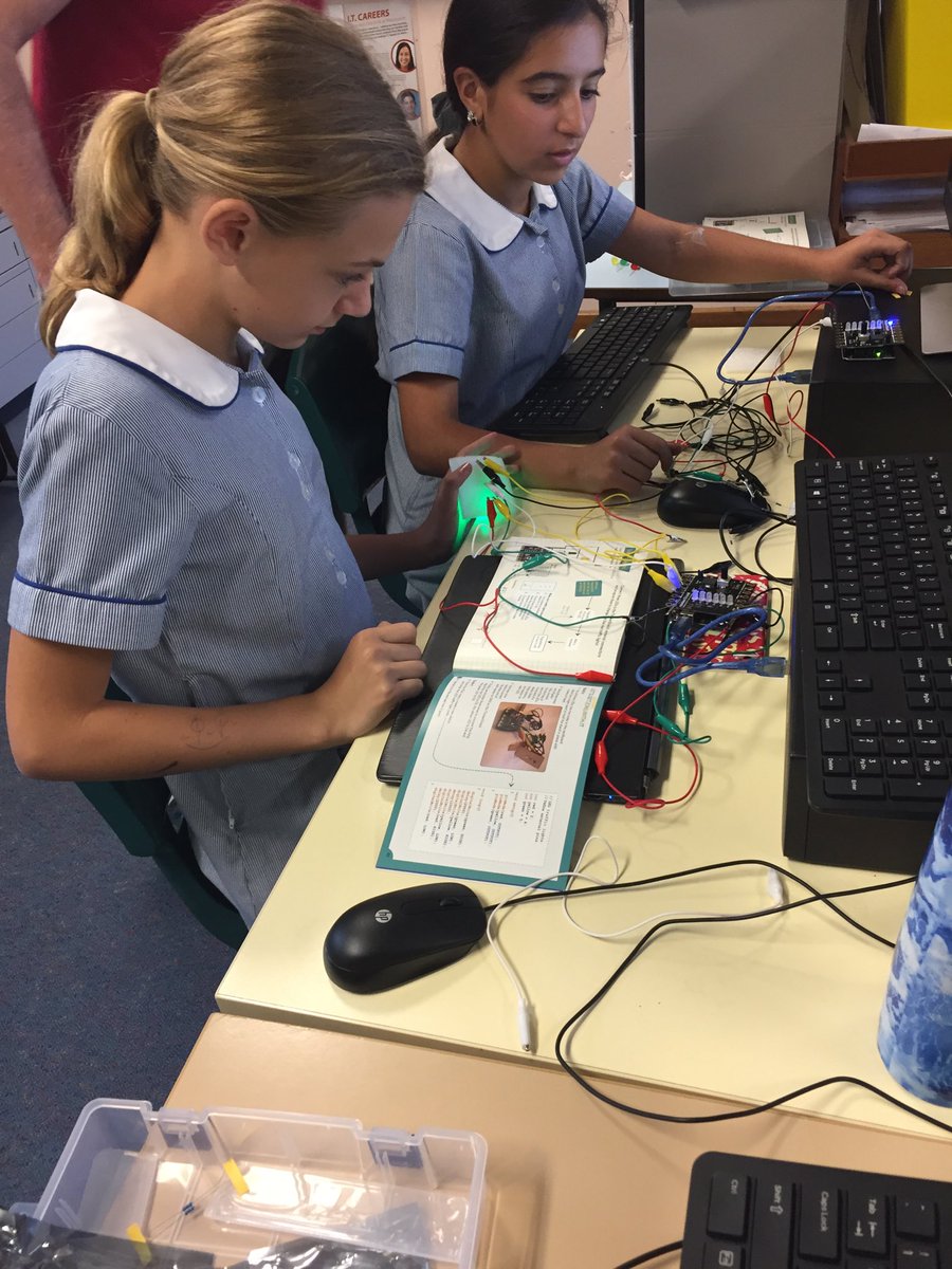 ⁦<a href="/Woolooware_HS/">Woolooware HS</a>⁩ Our Year 7 girls working on Arduino coding at Technology Club. Fantastic progress today!
