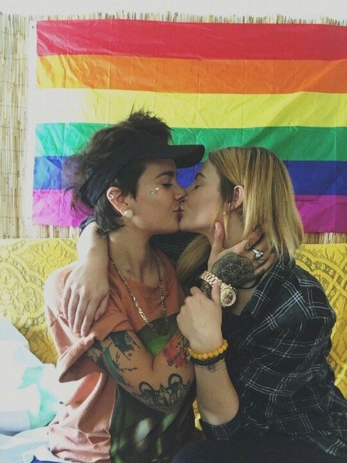 Fashion Love Lgbt Rainbow Heart Colorful Lapel Pin Lesbian Gay Couple Lapel Pin Badge