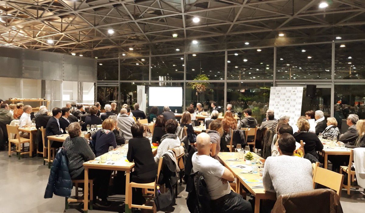L’assistance était attentive et les questions ont été nombreuses hier au restaurant de la cité du design autour du thème du don d’organes, traité avec beaucoup de dignité par des intervenants humains, pédagogues et soucieux du respect de la loi et de l’éthique. ⁦<a href="/sage42000/">sage42</a>⁩