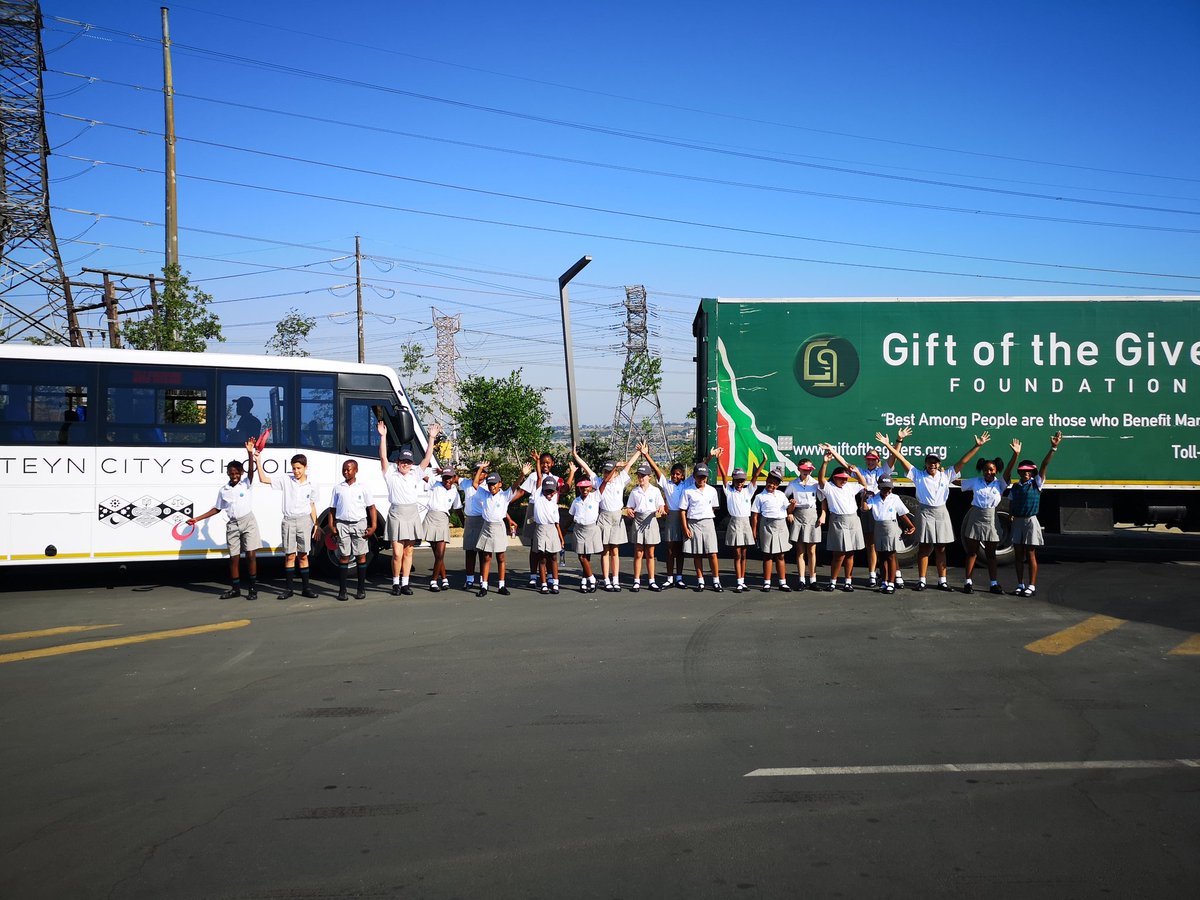 SteynCitySchool's tweet photo. Steyn City School, Delivering Happiness to Diepsloot! #steyncityschool #DeliveringHappinesstoDiepsloot #PledgeaPair #SoleMate https://t.co/LTyUqFCLVA