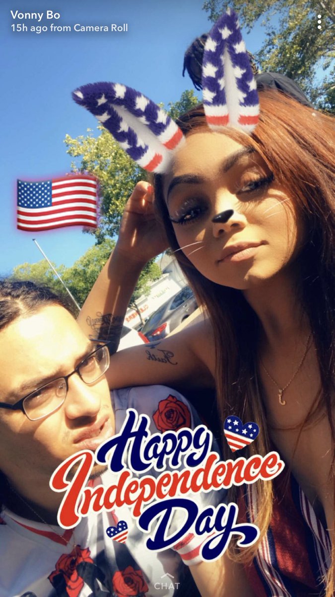 von_______'s tweet image. Us 🔒💙