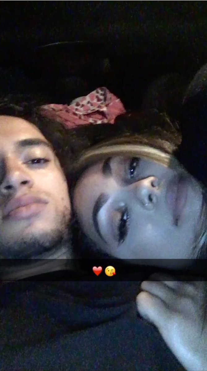 von_______'s tweet image. Us 🔒💙