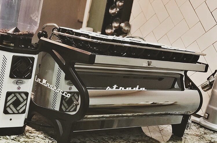 Swoon. 😍 La Marzocco Strada appreciation getting us over the #humpdayvibes <a href="/lamarzoccouk/">Lorenzo Carboni</a> ✌🏻