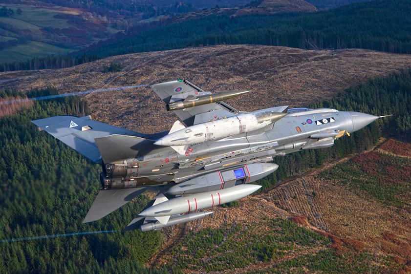 Dr8iXOJX0AApJCf.jpg:large