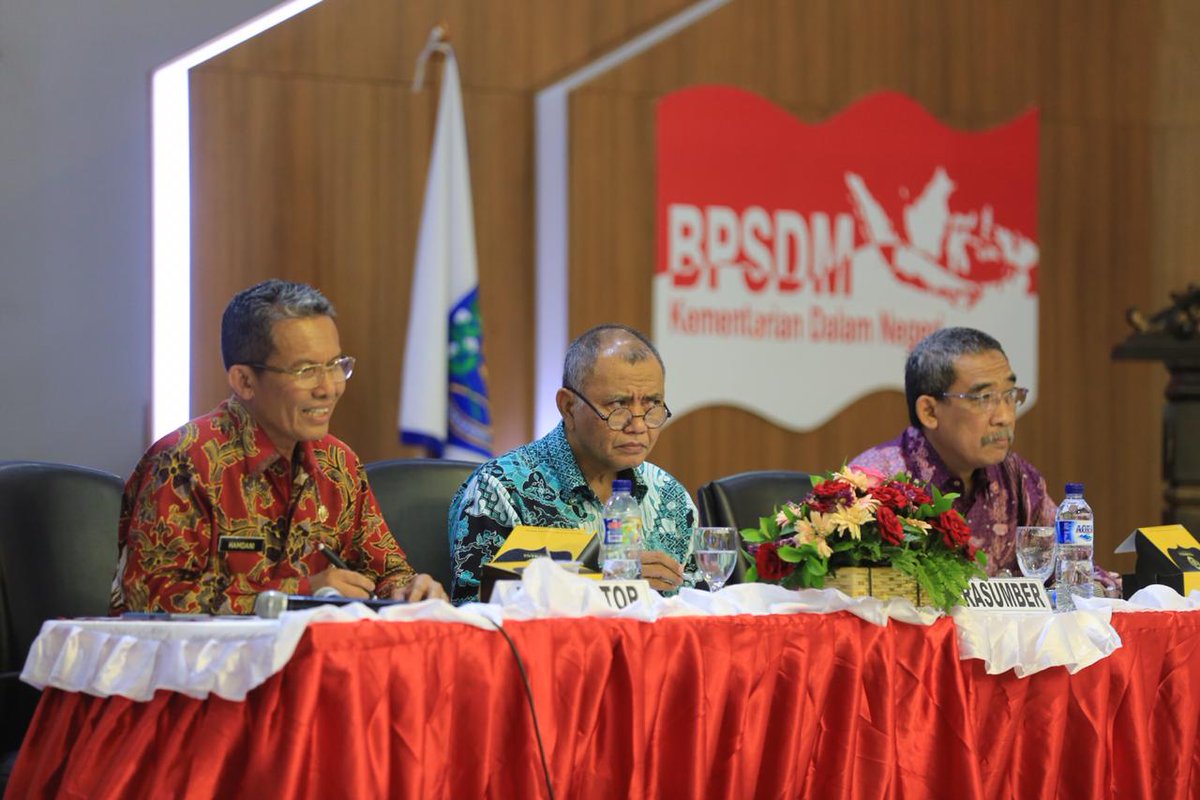 121  Bupati/Wakil Bupati, Walikota/Wakil Walikota dan para Ketua DPRD, mengikuti Diklat Kepemimpinan Kepala Daerah.

Mereka mendapatkan pembekalan kepemimpinan dalam negeri dengan pemateri Mendagri, dan sejumlah menteri terkait,  Ketua KPK, BNN, BNPT serta eselon I Kemendagri.