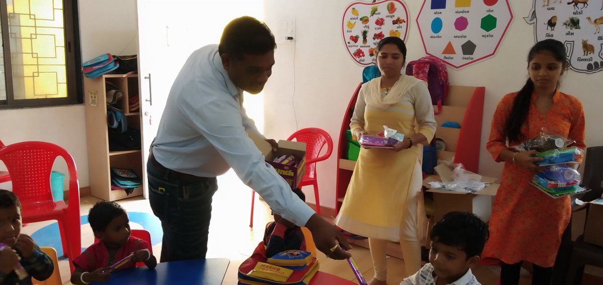 ChildScheme's tweet photo. Child Protection Society U.T. of Daman &amp; Diu ,Social Welfare Department celebrated Children's day with "Nandghar" (Aaganwadi) by giving them Lunch Box, Water Bottle &amp; Note Book under CSR. Children's are delighted by receiving these gift. https://t.co/QdKgx9CF5t