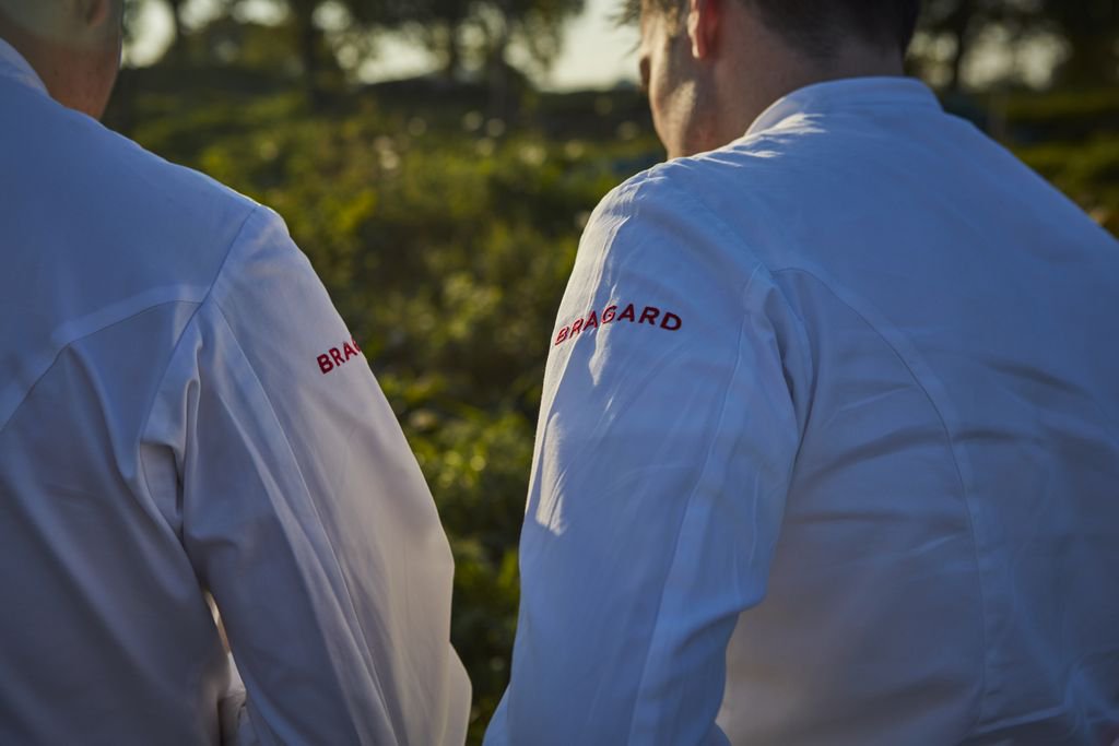 Team UK shoulder to shoulder ... @bocusedor

@Chefphillipsuk @Nathanlane1997 @chefadam_1 @simon_rogan ⠀⠀
#bocusedor #gourmet #chefsofinstagram #bocusedoruk #roadtolyon
#hautecuisine #theartofplating #culinaireinspiratie #cuisine #gastronomy #gastronomykitchen #gastronomylover