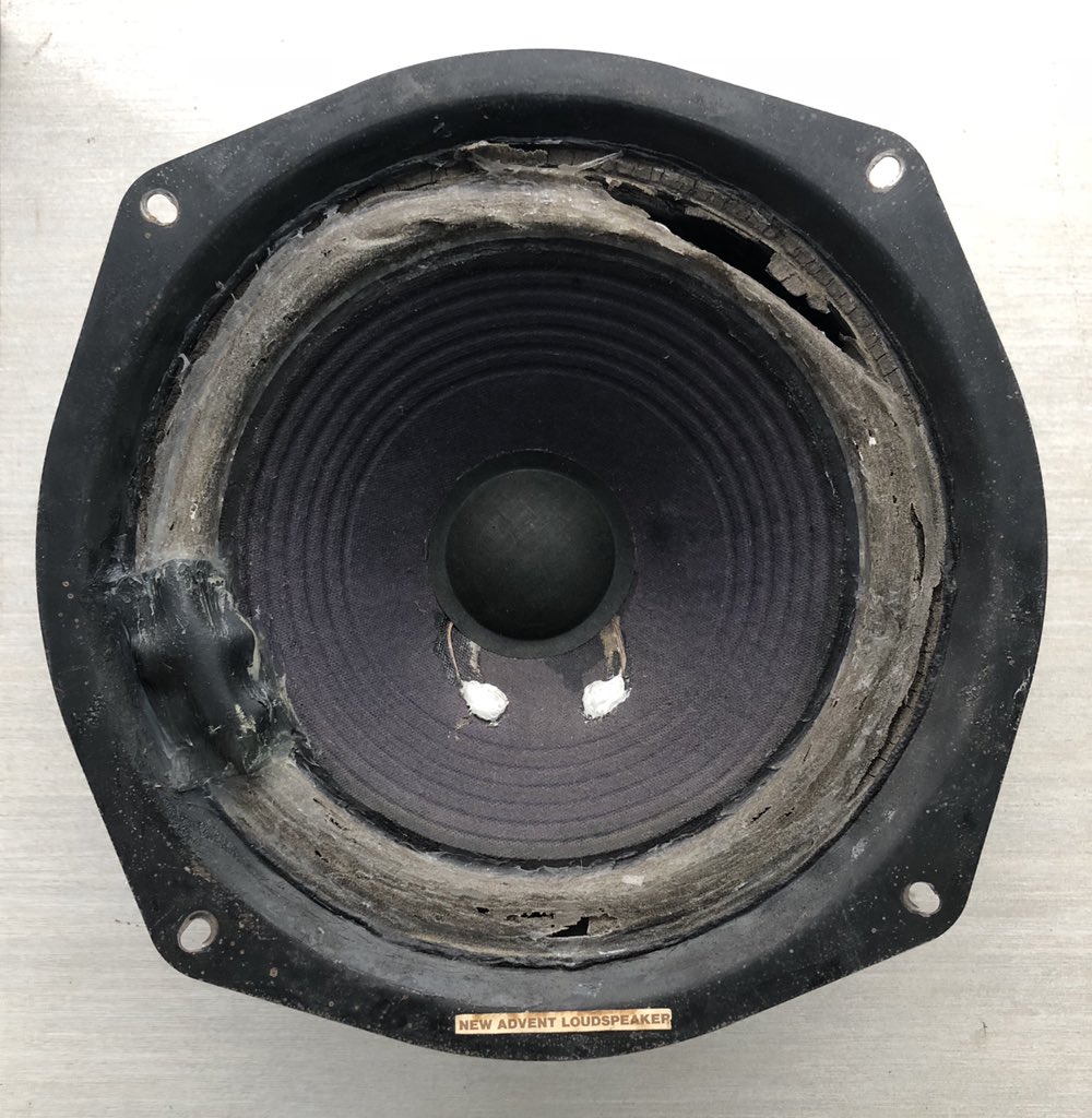 MASTERSTORE24's tweet photo. #riparazionealtoparlanti #advent #woofer era messo veramente male ma siamo riusciti ripristinarlo... info riparazioni 3774545894 - masterstore24@gmail.com - https://t.co/7CafatEtoe https://t.co/muLNSp9f1t