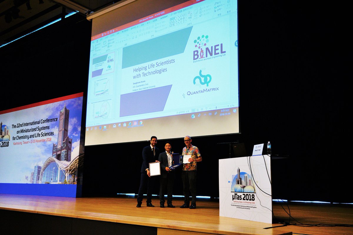 dolomite_micro's tweet photo. The #sharktank winner, Sunghoon Kwon of QuantaMatrix & @snuofficial, collecting his award. Well done, Sunghoon, for your bright ideas on how to help Life Scientists with technologies! :-) #MicroTAS2018 https://t.co/Wr3dEXXcJf https://t.co/J5w9Yo1ATW