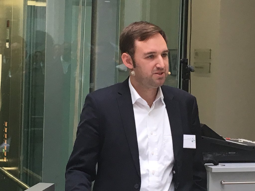 AOK_Politik's tweet photo. Noll: Wir nutzen im Digitalen #Gesundheitsnetzwerk internationale Standards. #Interoperabilität ist eine zentrale Maxime unseres Projektes https://t.co/iHVX9EQC3k