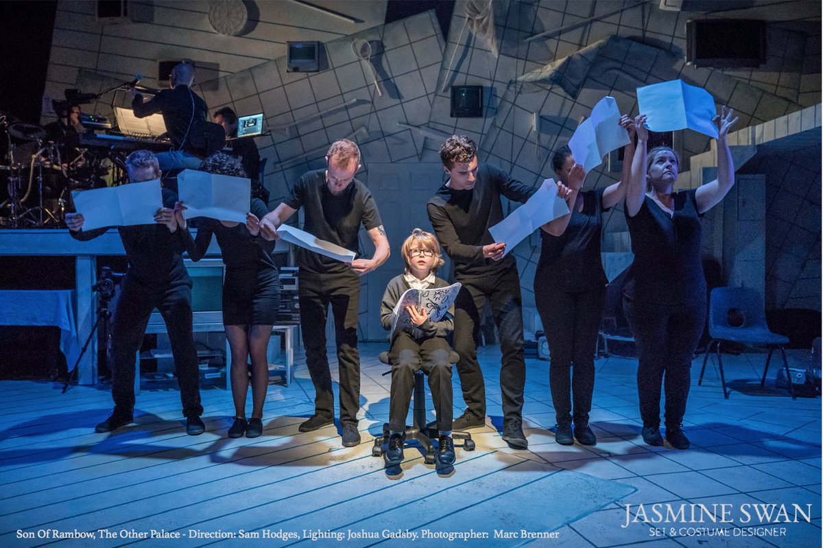 Hi #OVConnect I’m a Performance Designer 👋🏻 Linbury Finalist. Stage Debut Award Nominee. Former Associate Designer <a href="/NSTheatres/">NSTheatres</a>. Looking to meet new collaborators - LOVE physical theatre, new writing &amp; meeting other badass women in theatre #LoveTheatreDay 

jasmineswan.com