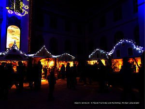 Adventsmarkt Füssen vor barocker Kulisse 

Vom 07.12. – 09.12. und vom 14.12. – 16.12.2018 verwandelt er den Innenhof des einstigen Benediktinerklosters St. Mang in ein Lichterland. Die barocken Hoffassaden sorgen für ein romantisches Ambiente und die we… ift.tt/2DDMG0n