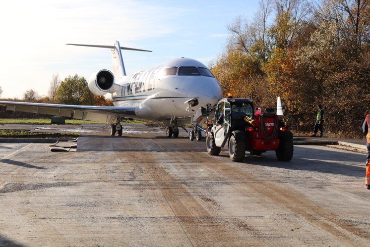 London Stansted Airport tweet media