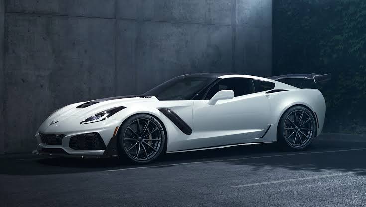 Corvette ZR1 Hennessey HPE1200 || 7.0-liter Supercharged LT5 V8 || 1200Hp @6400rpm , 0-100khn in 2.2sec , 1/4mile in 9.2sec @ 235.2khm || Top Speed of 364kmh|| God of War ||

#Corvette
#CebOnCars
#HennesseyPerformance
#SuperCharged
#TwoSecondClub