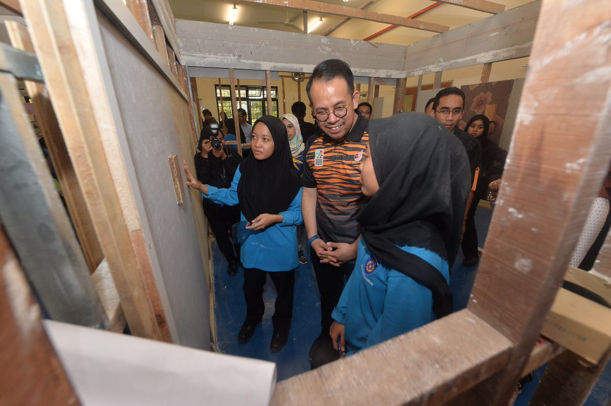 توییتر Kbsmalaysia در توییتر Beliau Turut Dibawa Melawat Ke Beberapa Fasiliti Dan Perkhidmatan Yang Disediakan Di Ikbn Kuala Langat Seperti Fotografi Penerbitan Video Terapi Sukan Landskap Pembinaan Dan Juga Banyak Lagi