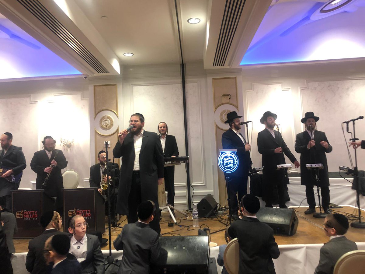 Last night wedding in Williamsburg
Solo <a href="/sheaberko/">Shea Berko</a> 
Music by <a href="/MottyMiller/">Motty Miller</a>