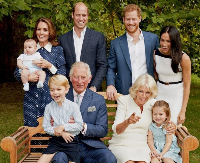 Such a great photo of the Royal family! 
Happy birthday 70th Birthday Prince Charles 