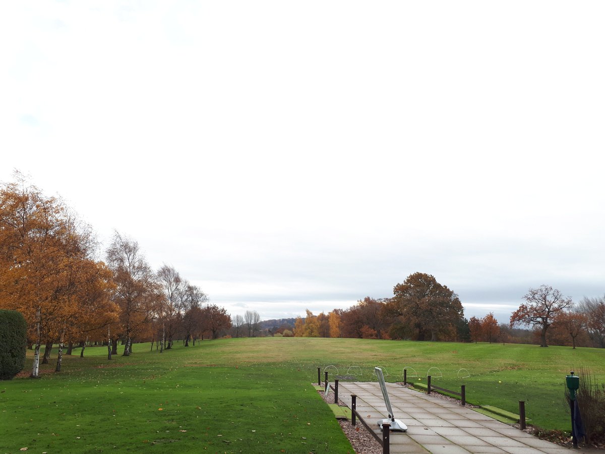 No rain in the forecast, the sun trying to pierce through the clouds... It will be a good day for golf. There are some spare tee times times today £10 for 9 Holes £15 for 18 holes. Ring 01625586200 Option 2 to book or for more information