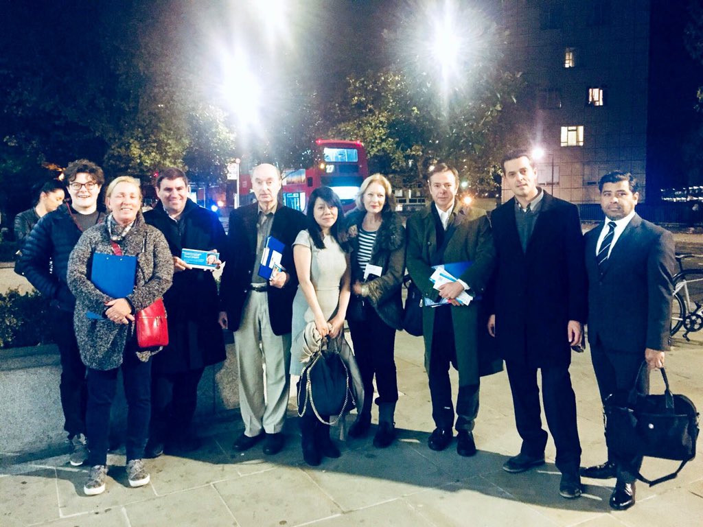 iamaamirharoon's tweet image. Out in Lancaster Gate last night, campaigning with Margot Bright for Lancaster Gate By-Election on 22nd November 2018, knocking on doors and speaking to voters on the doorsteps. 
#MargotBright #LancasterGate #VoteConservatives 
@ChrisVinante