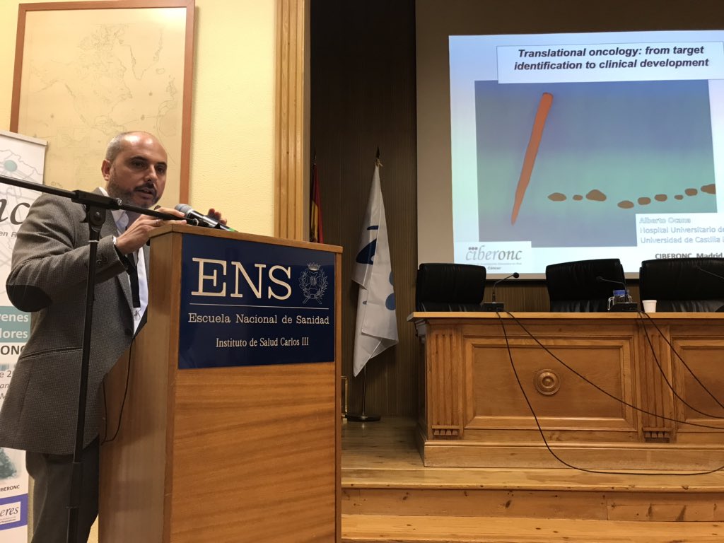 b_romancanal's tweet photo. Ponencia de Alberto Ocaña, líder del Módulo de Trabajo Drug Resistance &amp; New Therapies de @CIBERONC en el #IEJI. https://t.co/cLLYYK8XqQ