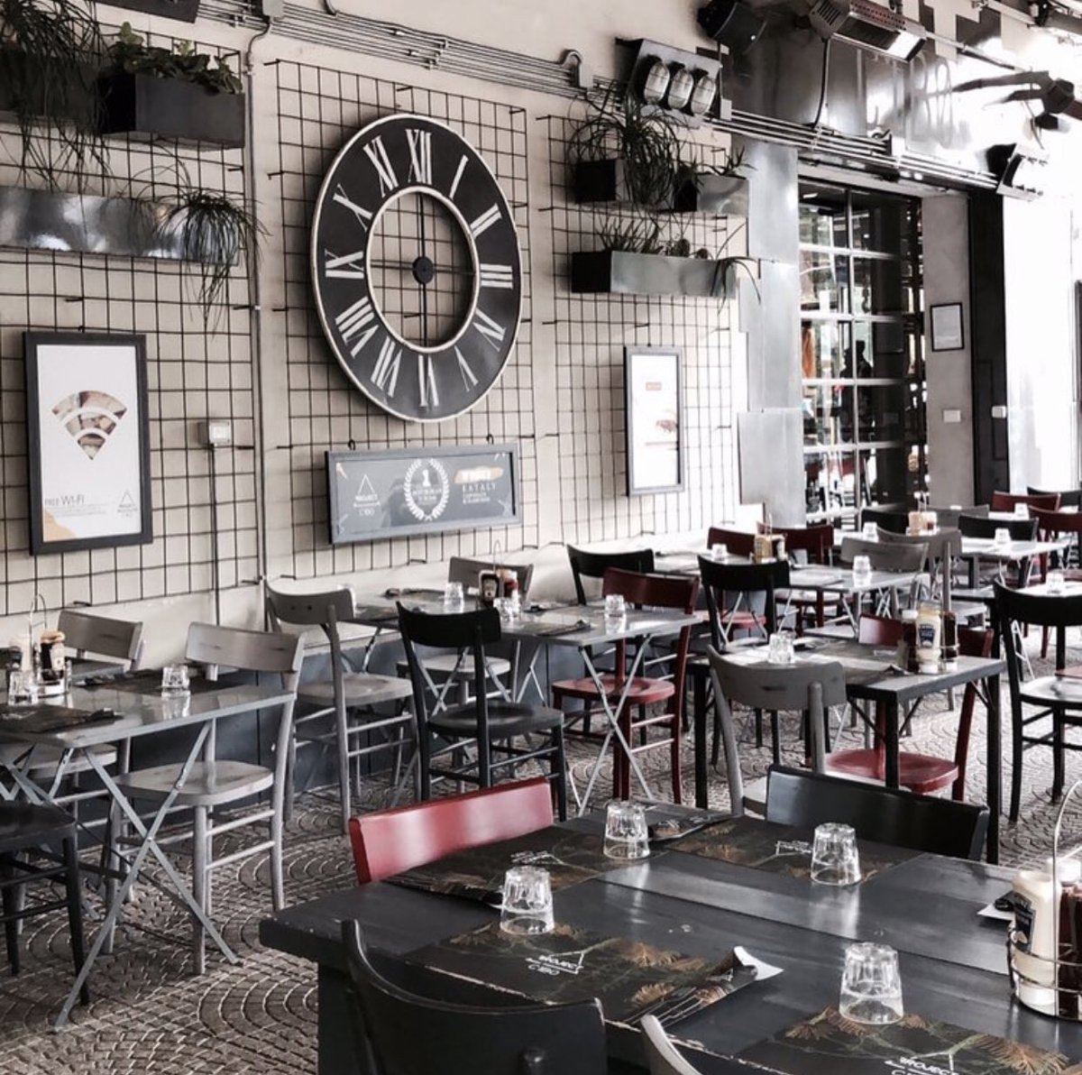 aromas36's tweet image. Hi #everyone  @aromas36 suggests you c1bo to have delicious burgers! It is in Sempione and it has even a shop inside (Project)! #FelizMiercoles #havefun #14November