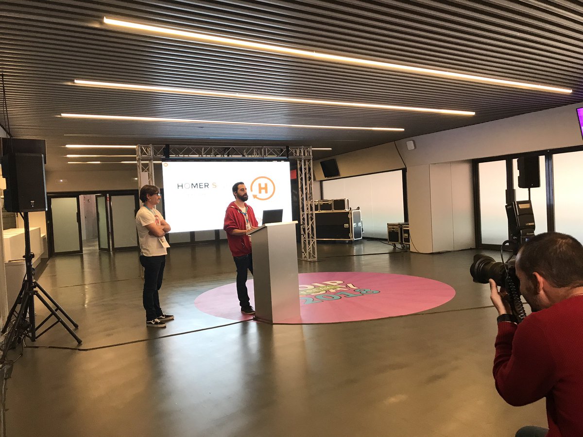 voip2day's tweet photo. Es el turno de @LorenzoMangani y @dubbamastaa, de @qxip con “The power of Timeseries”. Descubre todas las novedades de #VoIP2Day18 #VoIPFreak https://t.co/8z1eh6axz0