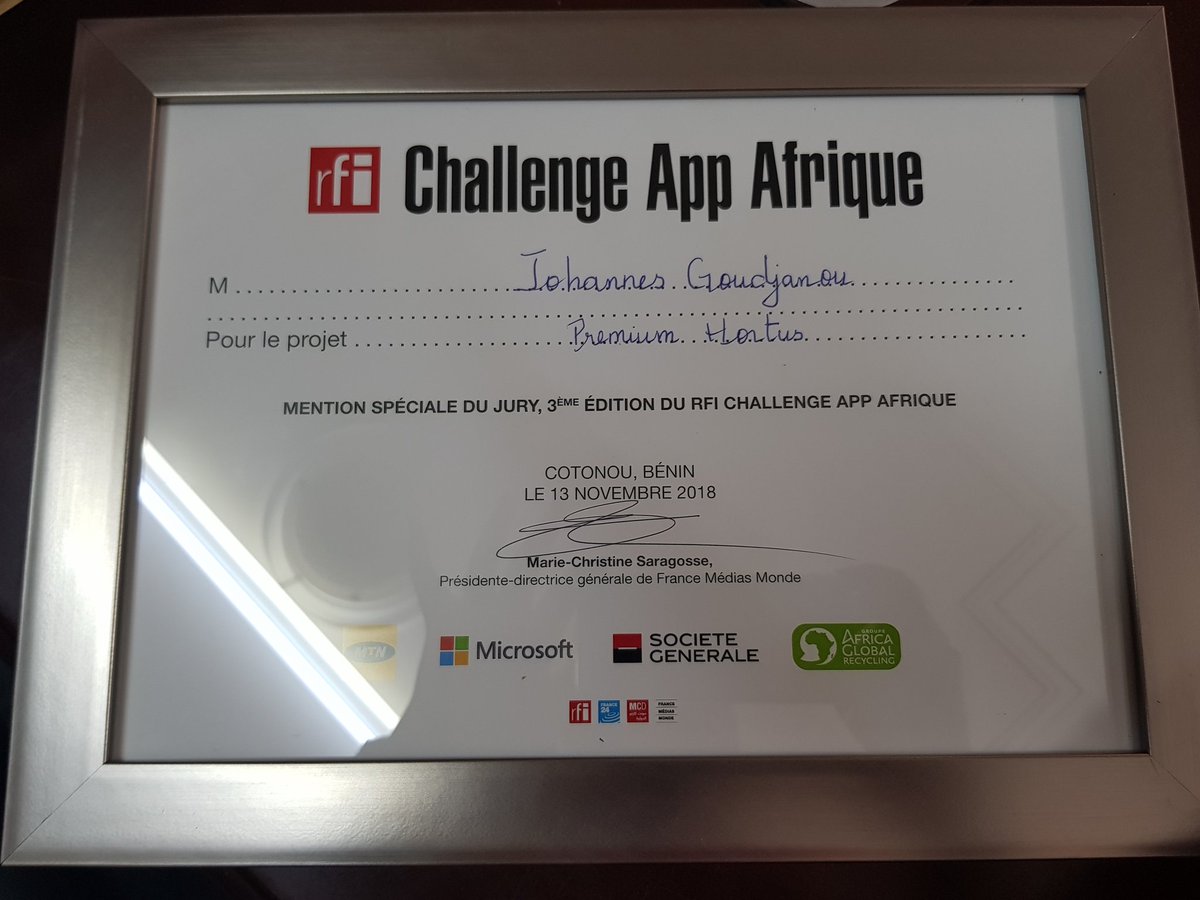 AurelieASZ's tweet photo. #RFIChallengeApp Je suis heureuse de savoir que sur plus de 300 candidatures, il y a un Béninois parmi les meilleurs. Je felicite J. Goudjannou qui est parvenu à se hisser au rang des dix finalistes en proposant une solution d'échanges directs entre producteurs et consommateurs. https://t.co/IxnfhA4j2x