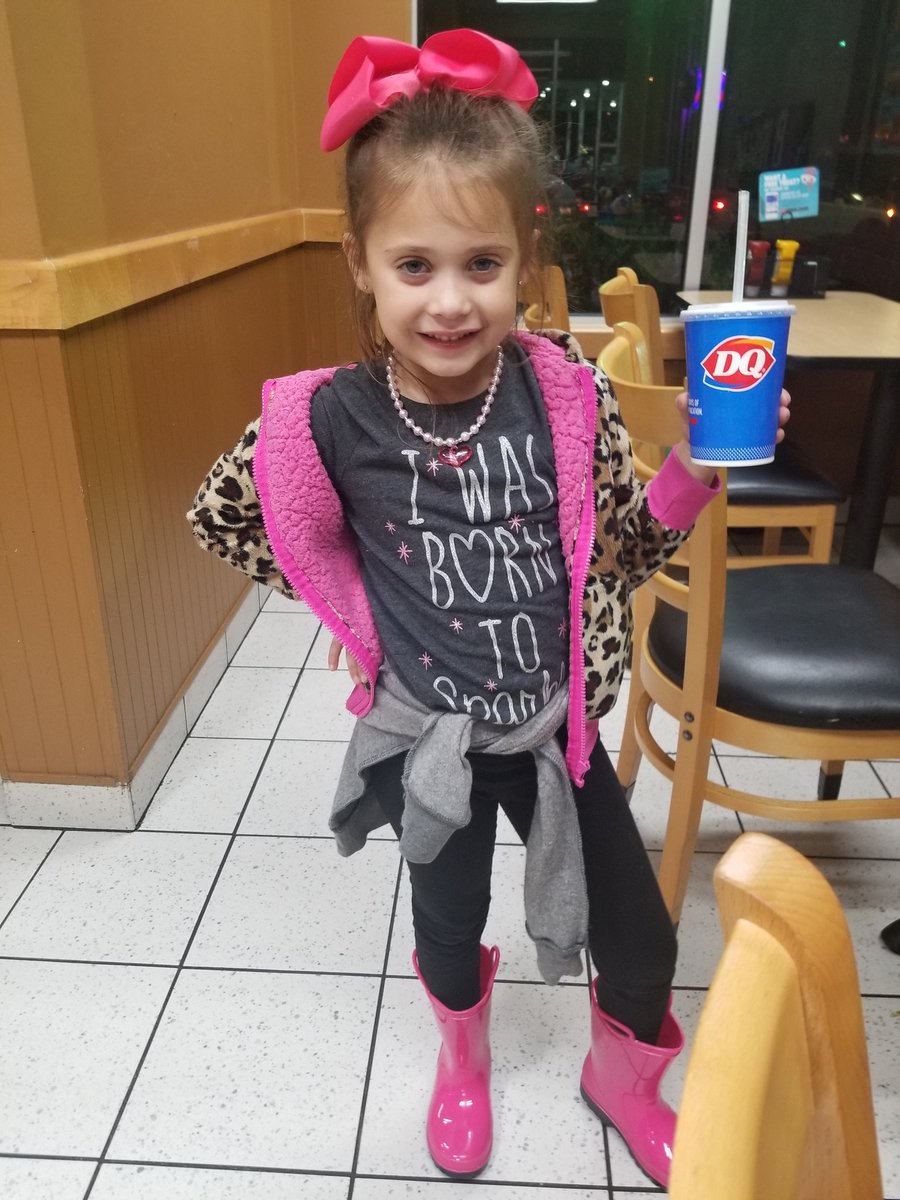 ThayerK510's tweet photo. Lots of fun @PowhatanES  #spiritnight @DairyQueen in Clayton! https://t.co/o4Ed70hphX
