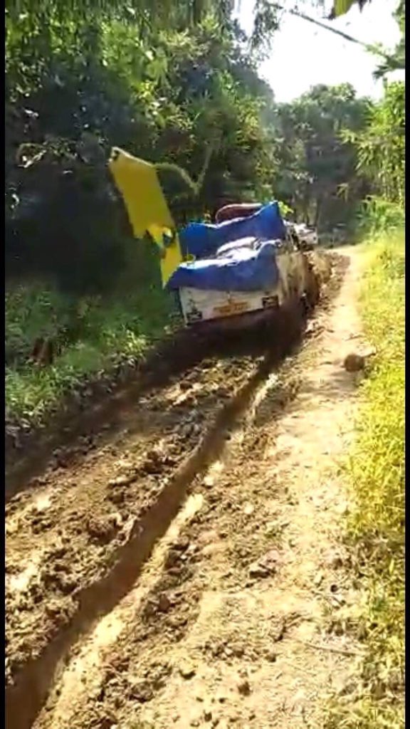 wbllc's tweet photo. Every Candidates says Vote for me this Road will be repair after election. Same things repeat again and again @nitin_gadkari @shillongtoday @SangmaConrad @shwetarajkanwar @PMOIndia @tdg_meghalaya @meipat @Shillong_News #Huroi #lailong #lejri #hingaria #borsara #eastjaintia hills https://t.co/oAbaSJ36kX
