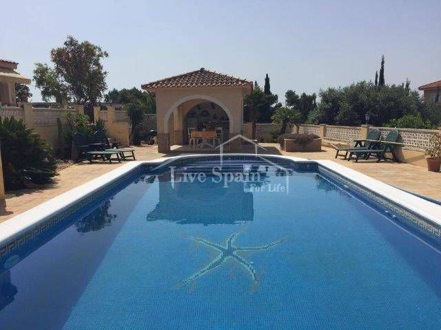 #BargainProperty #ReducedProperty 5 beds, pool and now only 249000€ buff.ly/2QGXQ7H #Albatera Spain #LiveSpainforLife #Livingthedream #SpanishLife