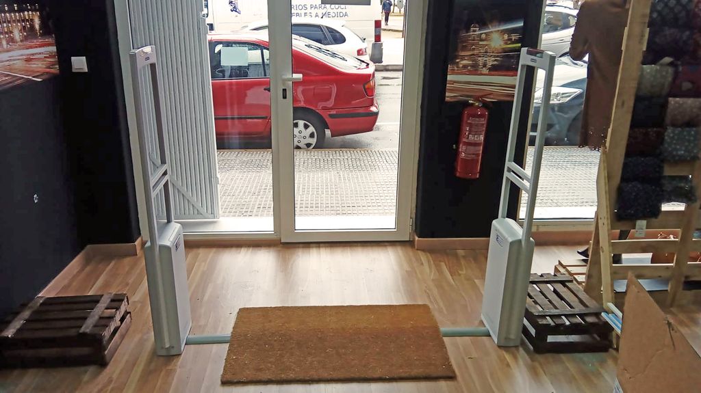 AltaicoLevante's tweet image. Nuestros clientes están satisfechos con los ARCOS ANTIHURTO EAS de SENSORMATIC.
Solicite presupuesto en buff.ly/2pstUjW 
#arcos #antihurto #eas #retail #etiquetasantihurto #optica #botella #adhesiva #textil