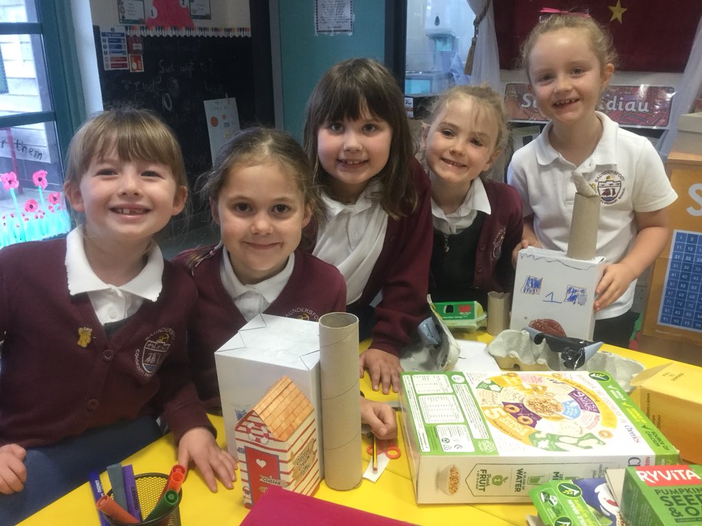 SaundersfootS's tweet photo. Year 2 are making 3D models today.  We are making cubes, cuboids, prisms, cylinders and lots more! #Scpmd https://t.co/5oaRuwrCn3