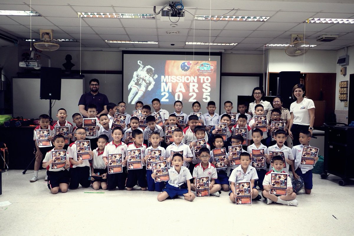 PSSECM2M's tweet image. We have gone international and we&apos;re having a blast at the Assumption College in Thailand! 

PSSEC is honored to take Mission to Mars to Bangkok, Thailand with the collaboration of The Explorer.

#MissionToMarsThailandChapter #SpaceScienceEducationThailand #SpaceScienceCamp
