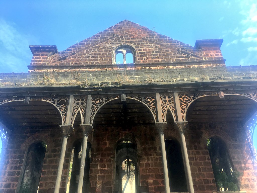 IrlEmbFreetown's tweet photo. On to the old Fourah Bay College. Founded in 1827, this is the institution that earned #SierraLeone’s reputation as the “Athens of West #Africa”. Still a beautiful building today #Freetown https://t.co/1XyJeo5XWa